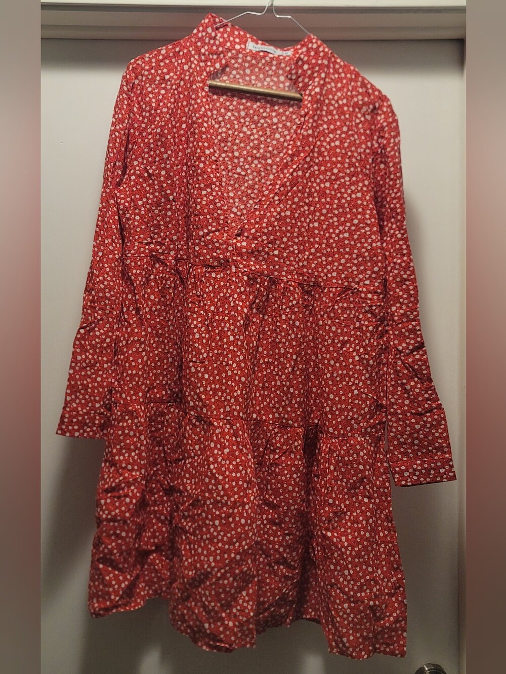 MISSLOOK Red Floral Tiered Dress with White Daisy Print